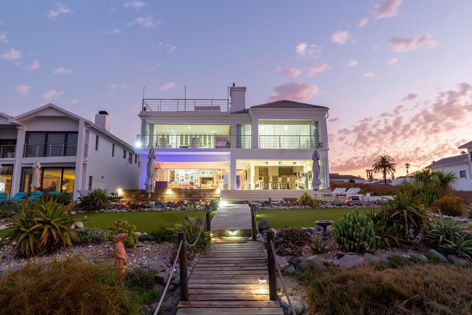 Property building, Garden view