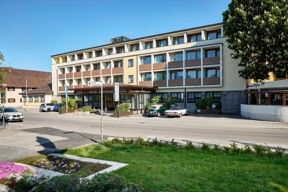 Property building, Street view, Location