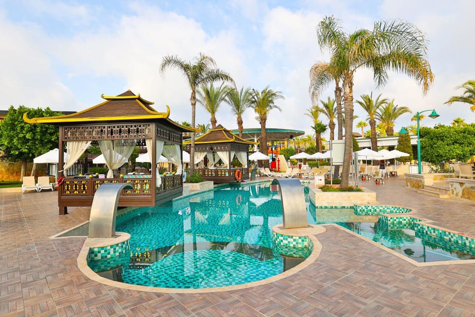 Day, Natural landscape, Pool view, Swimming pool