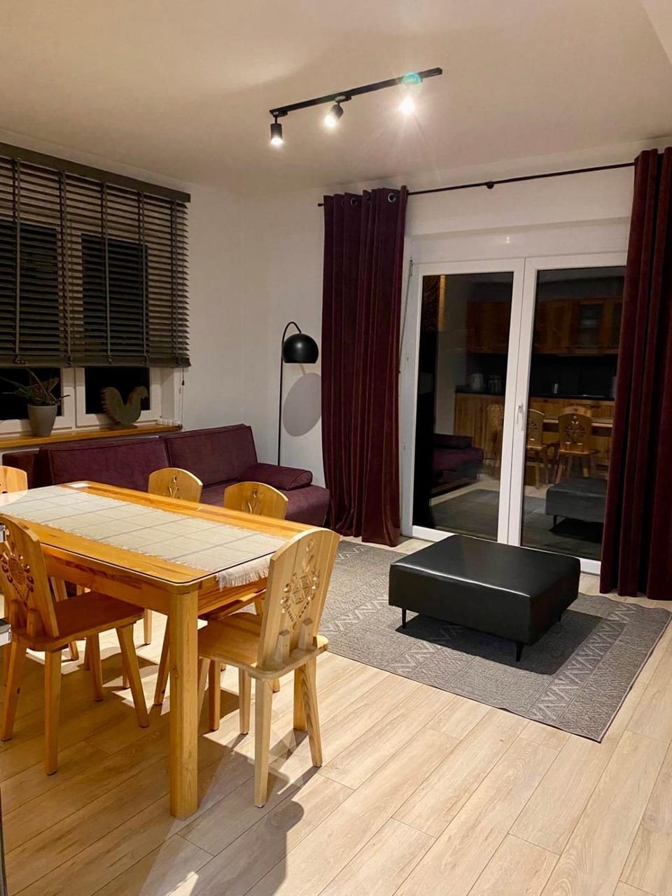 Apartament Zakopane Willa Hrube parter z tarasem i kominkiem Apartment in Zakopane