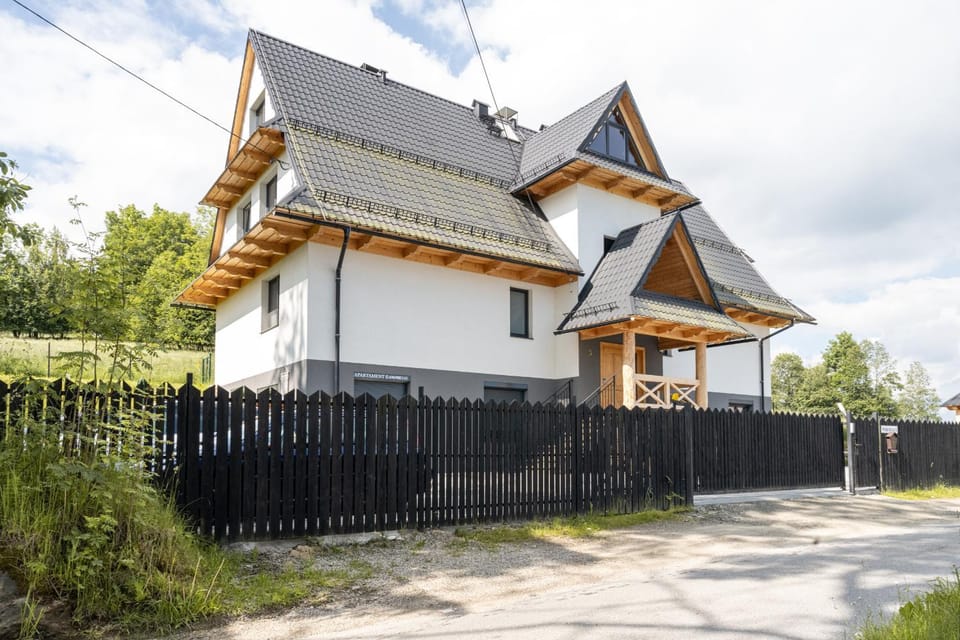 Apartament Zakopane Willa Hrube parter z tarasem i kominkiem Apartment in Zakopane