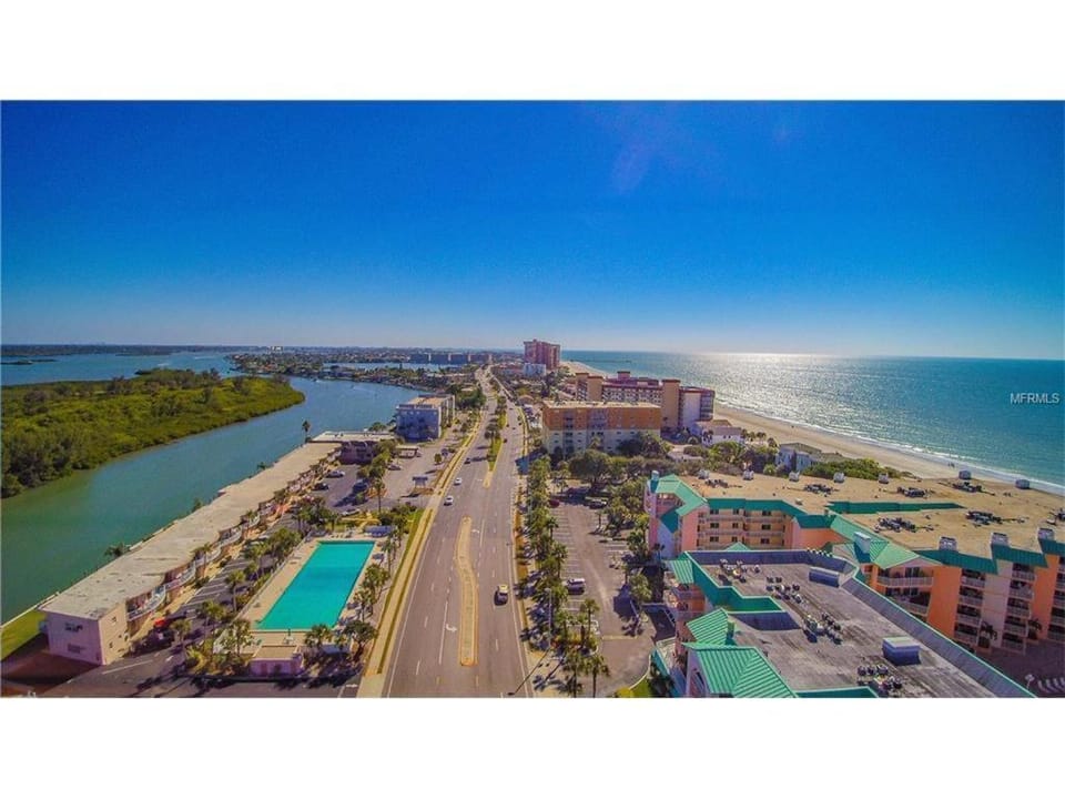 Bird's eye view, Pool view, Sea view
