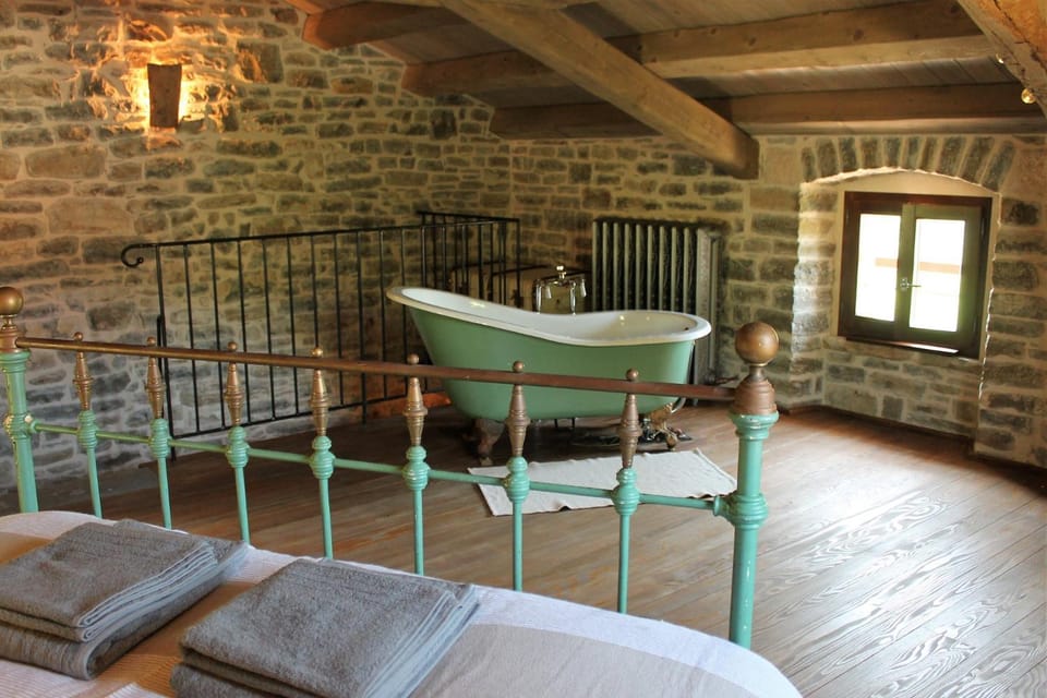 Bathroom, Bedroom, Garden view