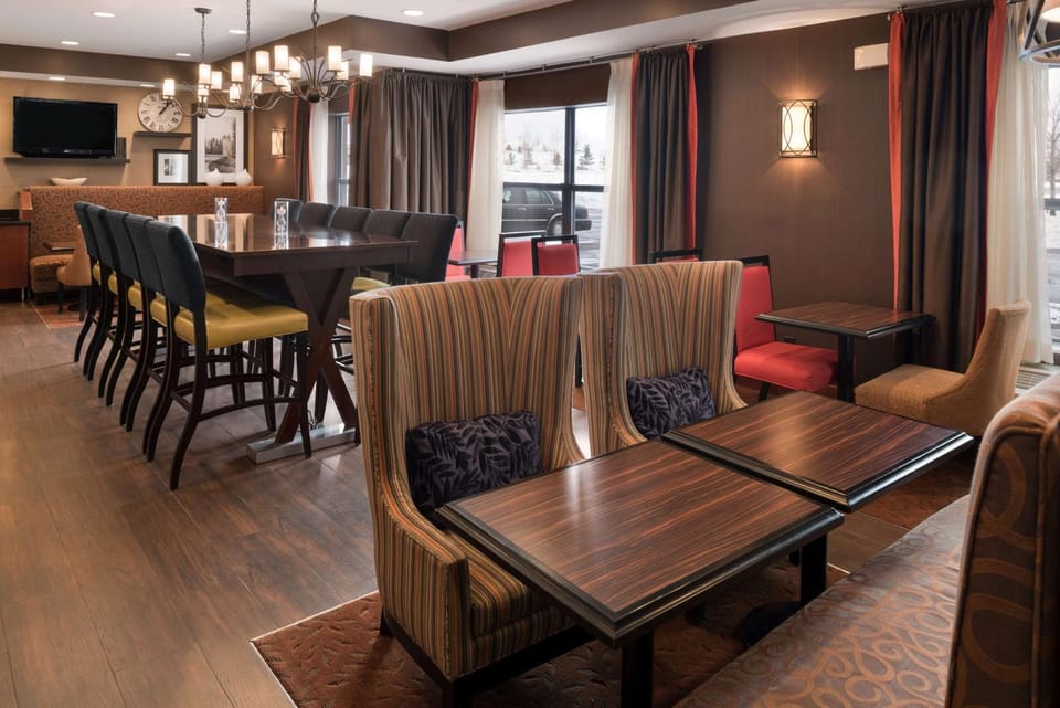 Communal lounge/ TV room, Lobby or reception