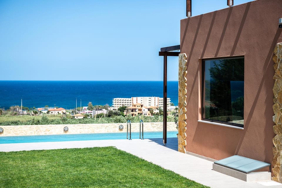 Pool view, Sea view, Swimming pool, Family