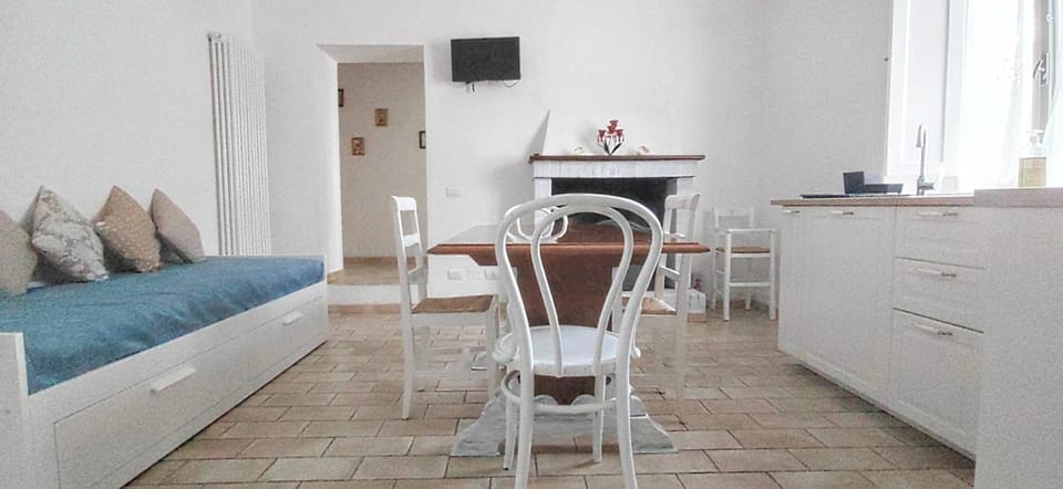 Living room, flat iron, kitchen