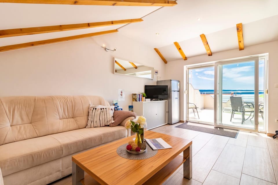 Balcony/Terrace, Living room, Seating area, Sea view