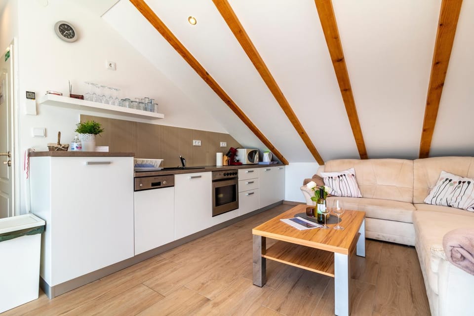 Kitchen or kitchenette, Living room, Seating area