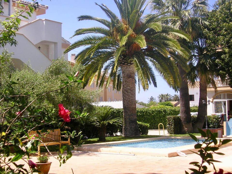 Off site, Garden, Swimming pool