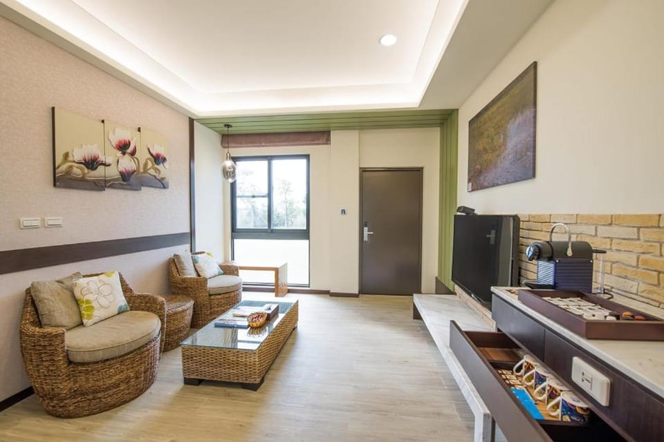 Shangri Longluan Lake One B&B Vacation rental in Hengchun Township