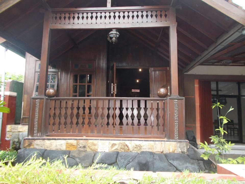 Off site, Balcony/Terrace, On site