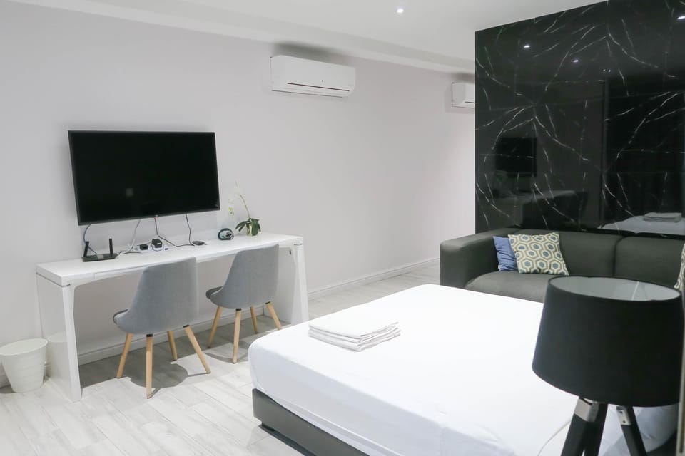 Comfy Studio 1 by Ong Realty Apartment in Singapore