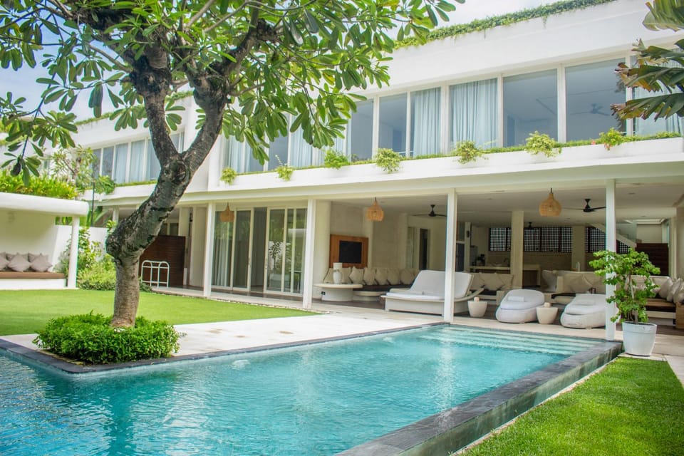 Property building, Swimming pool