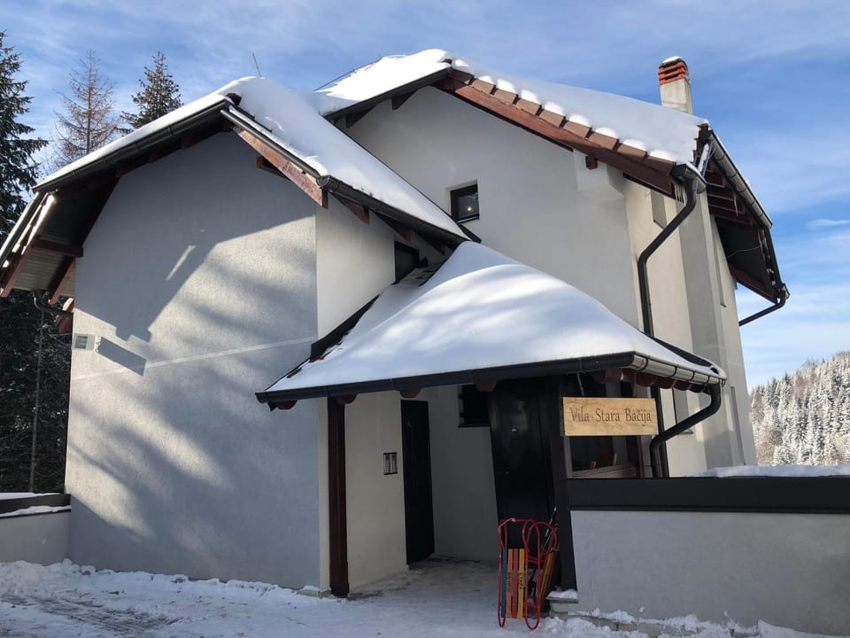 Property building, Day, Winter