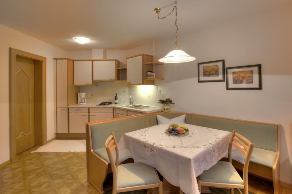 Villa Martha ex Garnì Oskar Apartment in Corvara