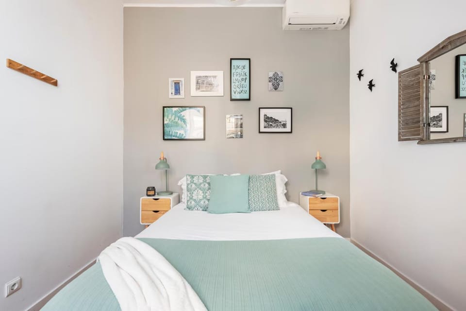 Bed, Bedroom, air conditioner, air conditioner