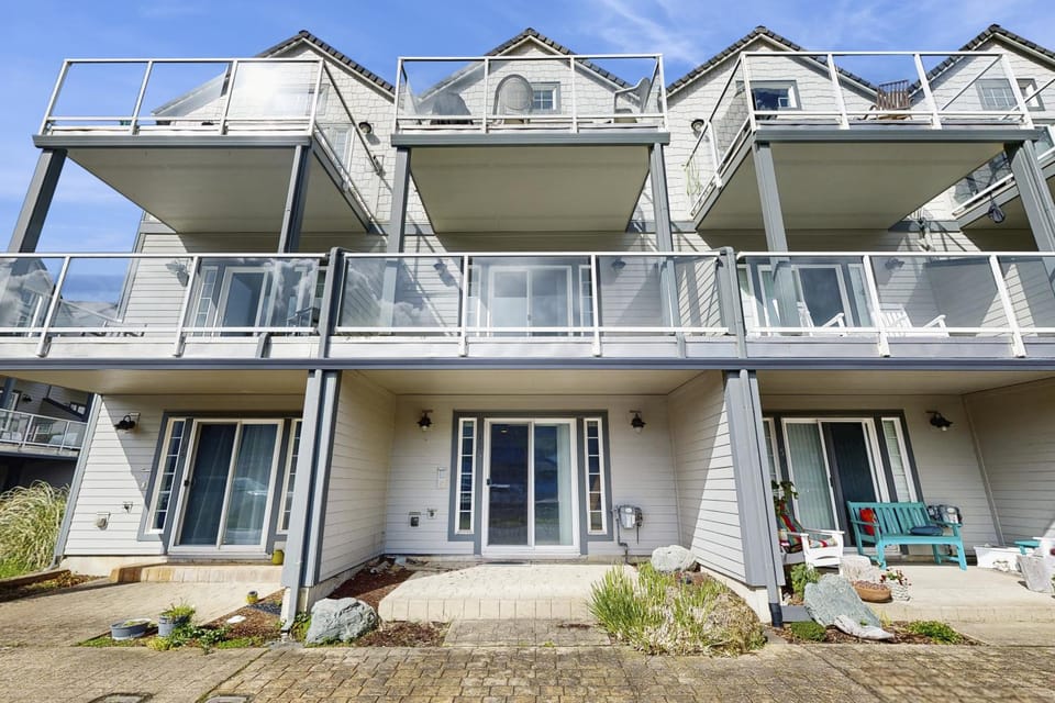 A Place away from the Pace House in Rockaway Beach