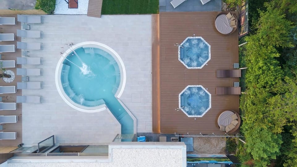 Hot Tub, Spa and wellness centre/facilities, Swimming pool, Public Bath