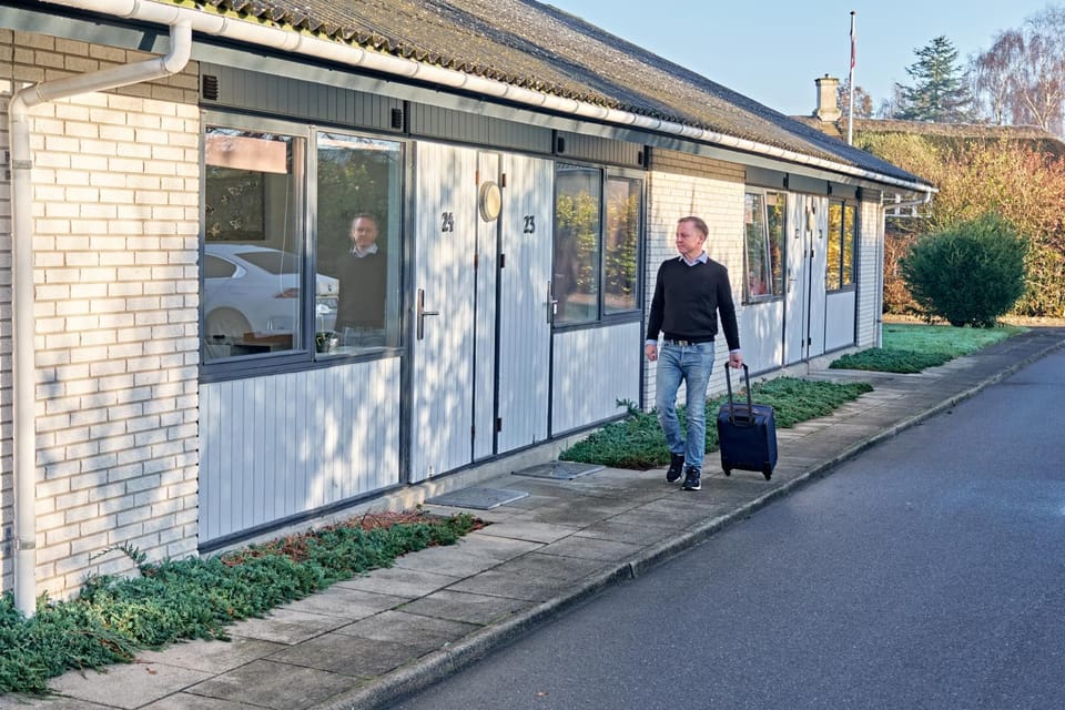 Property building, Day, People, Photo of the whole room, Garden view, group of guests