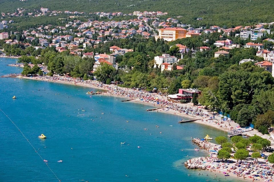 Neighbourhood, Beach