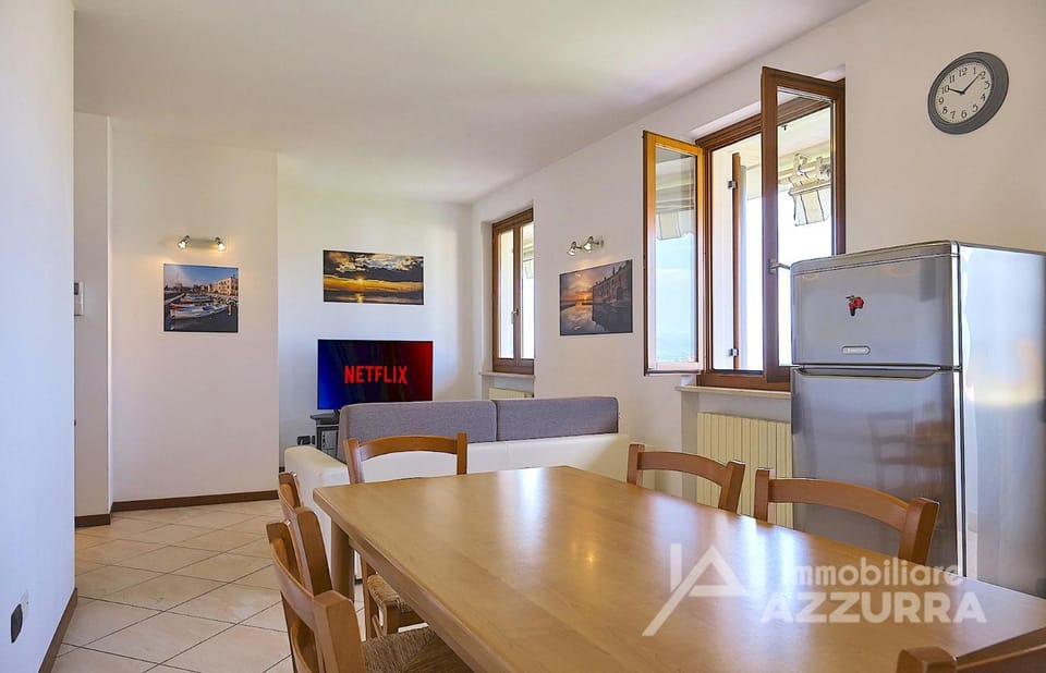 TV and multimedia, Dining area