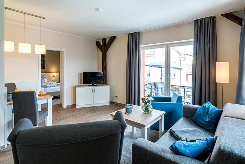 Living room, Photo of the whole room, Seating area