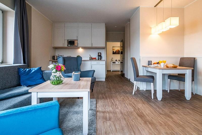 Kitchen or kitchenette, Living room
