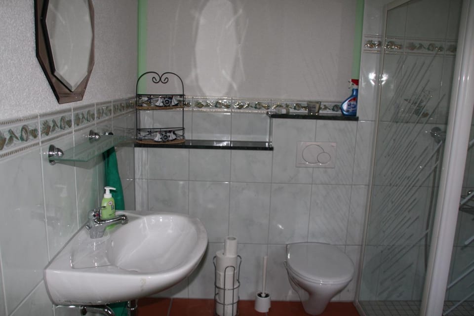 Toilet, Bathroom