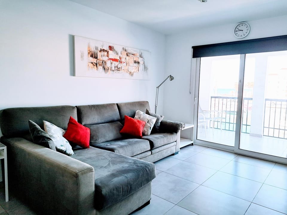 Duquesa Seafront Marina Apartment in Costa del Sol