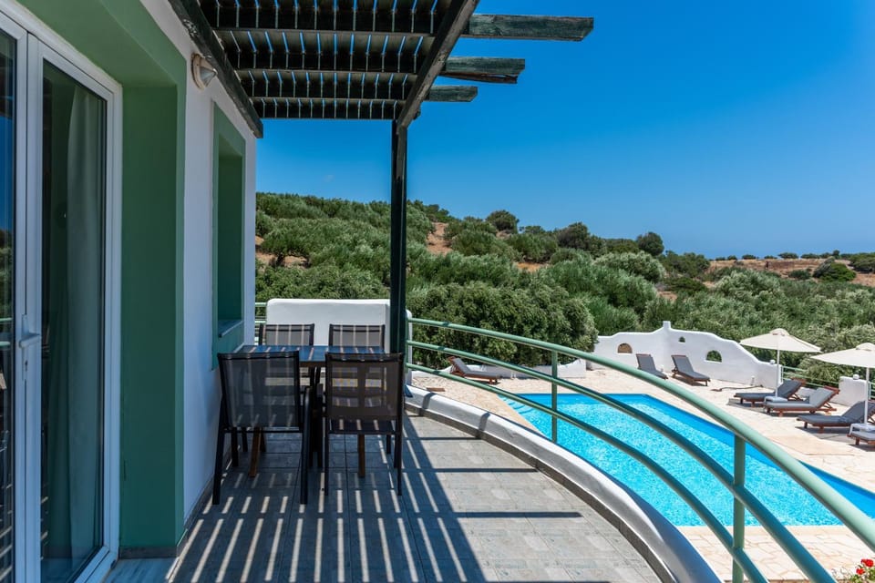 Day, View (from property/room), Balcony/Terrace, Mountain view, Pool view