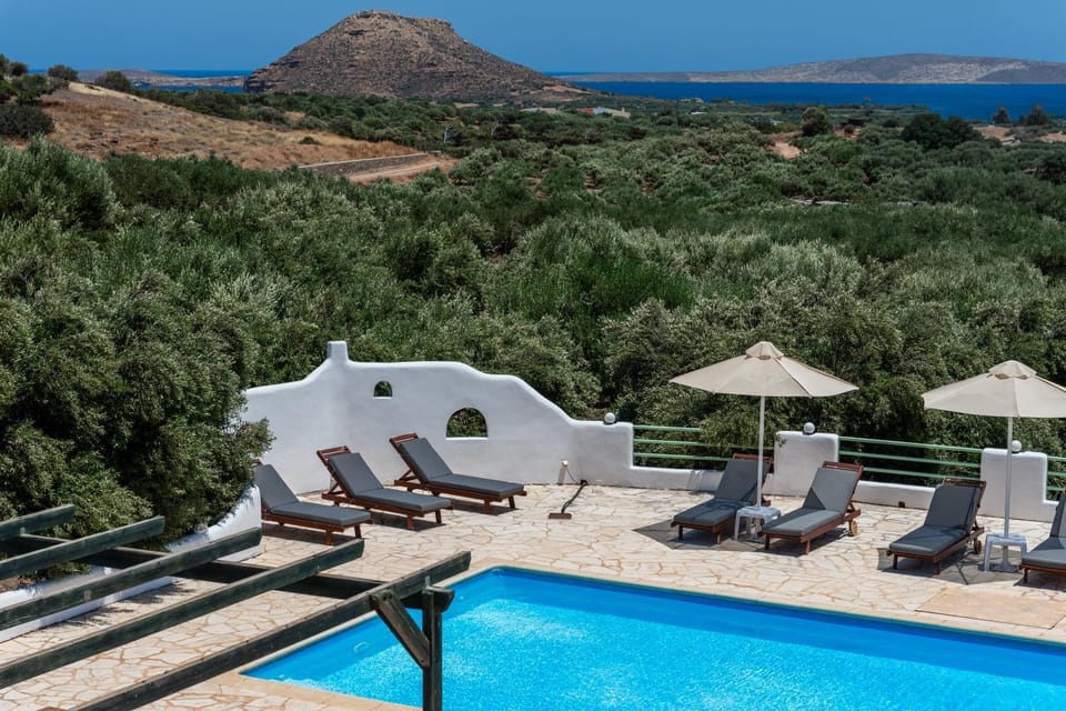 Day, Natural landscape, Mountain view, Pool view, Sea view, Swimming pool, sunbed