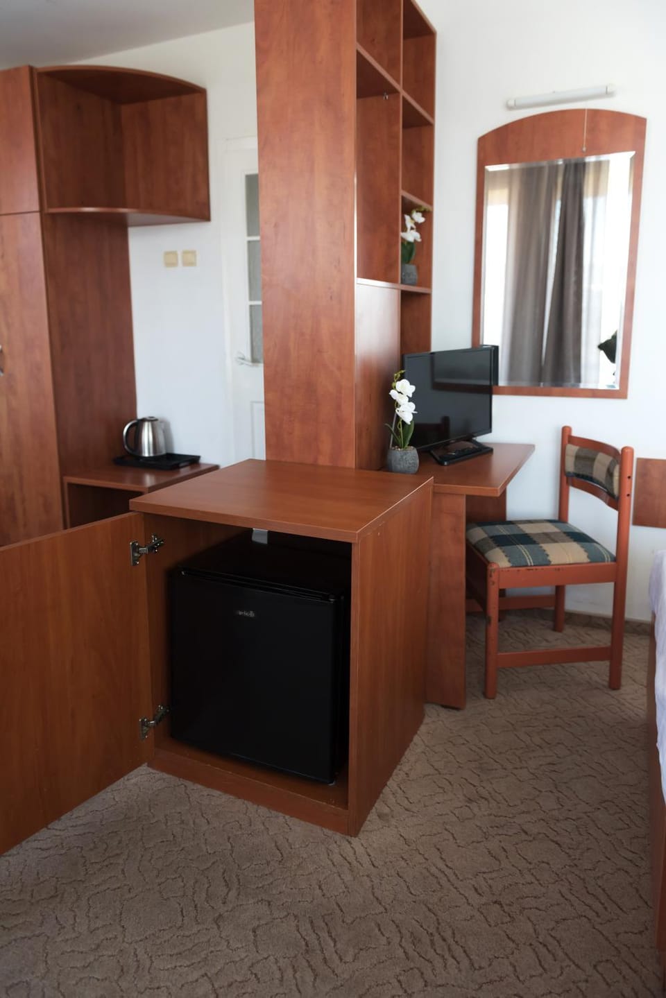 TV and multimedia, Living room, minibar, wardrobe