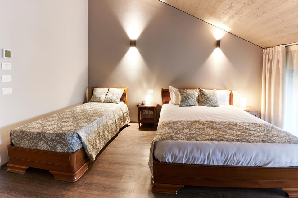 Bedroom, Family
