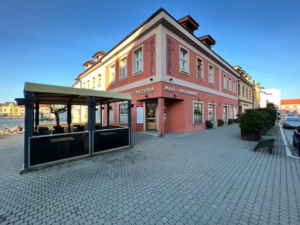 Property building, Facade/entrance, Sunrise