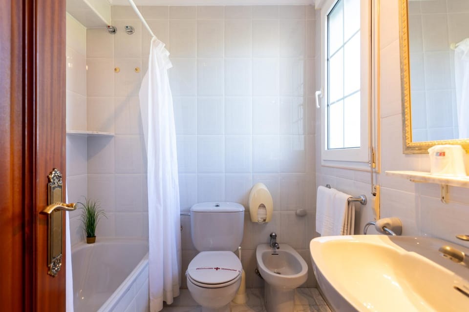 Toilet, Bathroom