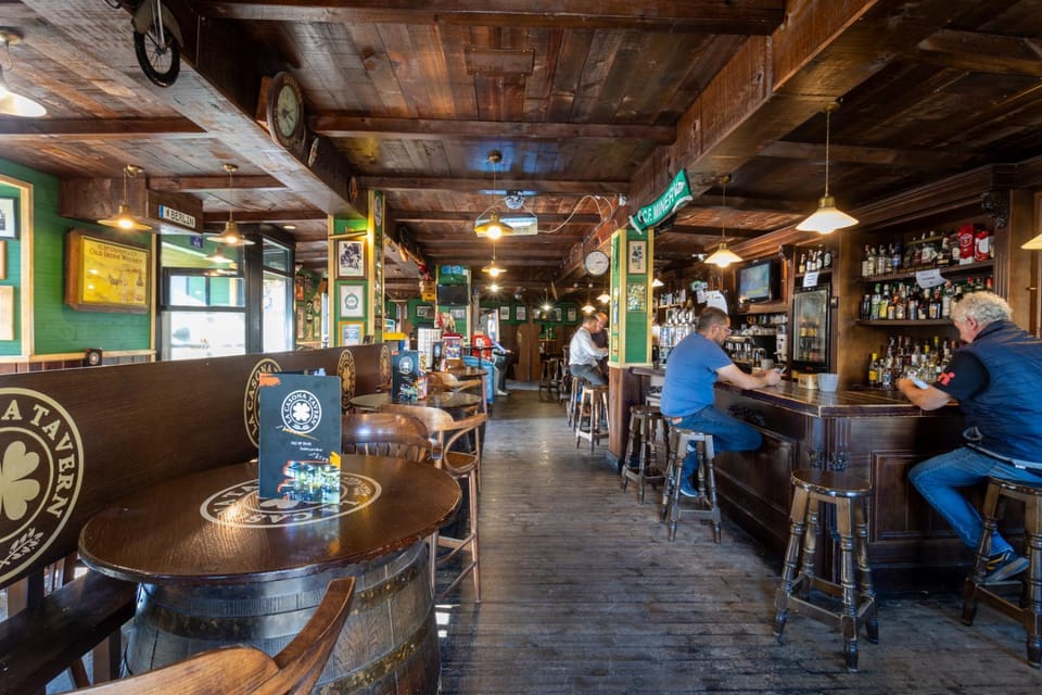 Restaurant/places to eat, Lounge or bar, Breakfast