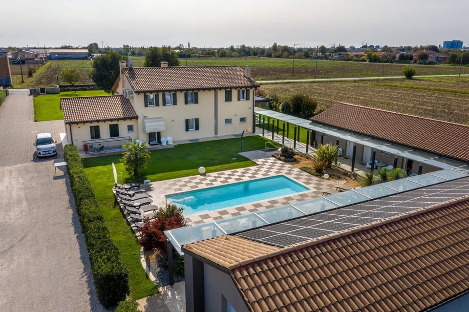 Property building, Garden