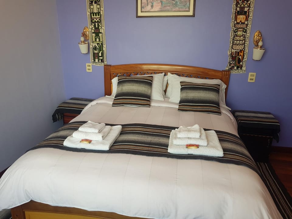 Hostal Phaxsi Bed and Breakfast in Puno, Peru