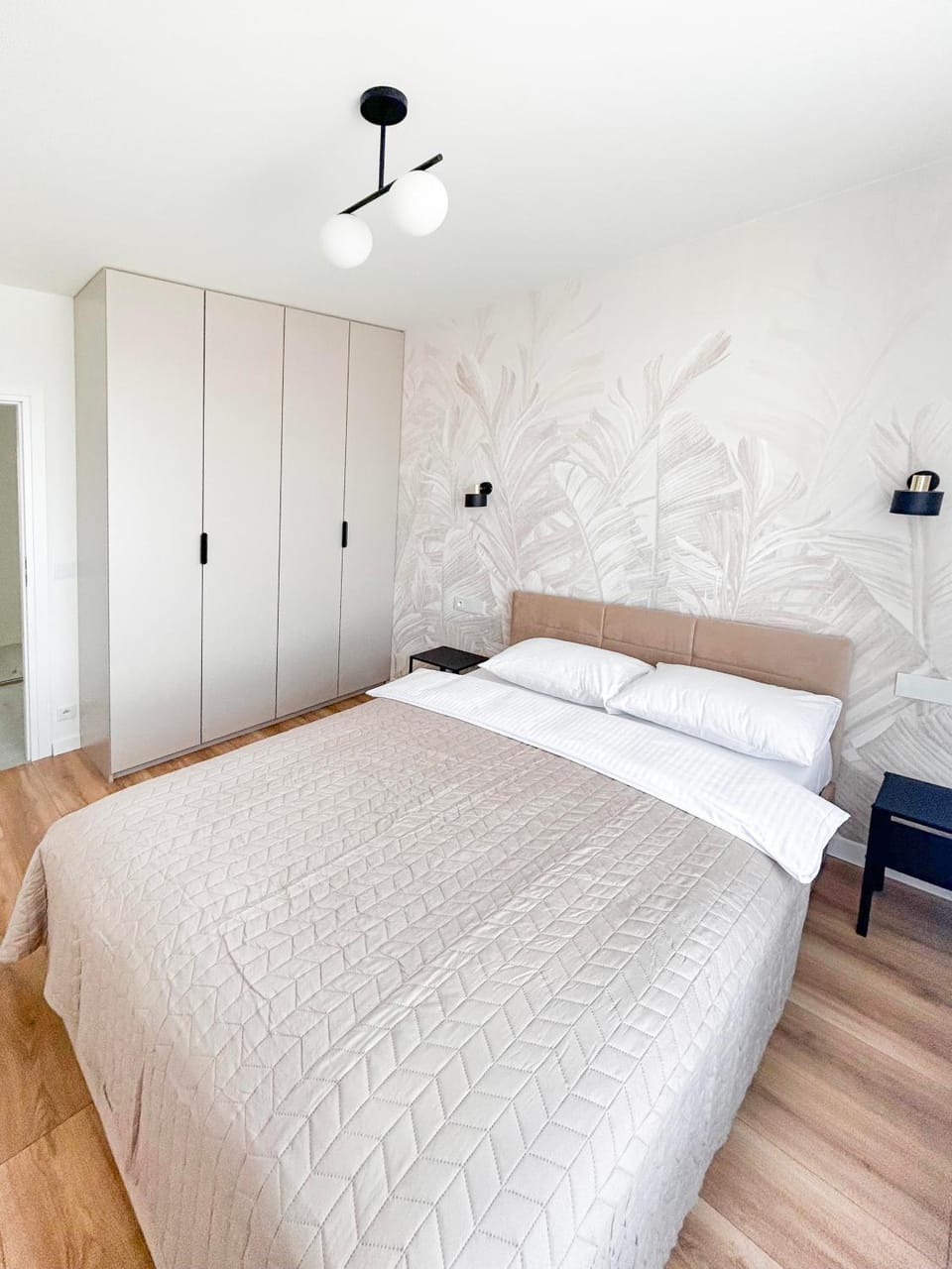 Bed, Photo of the whole room, Bedroom, wardrobe