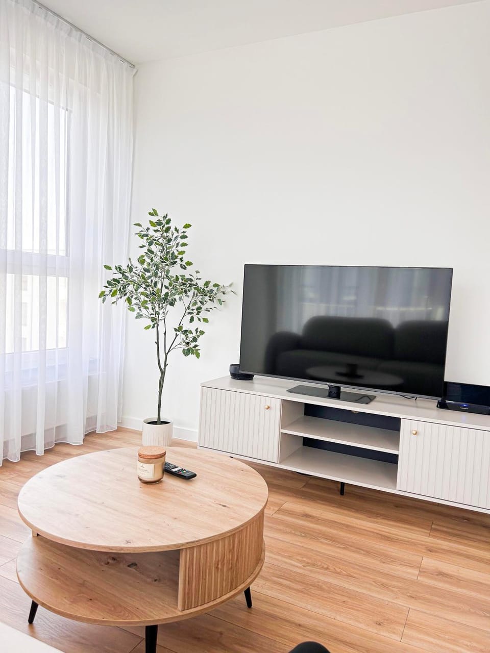 TV and multimedia, Living room, Decorative detail