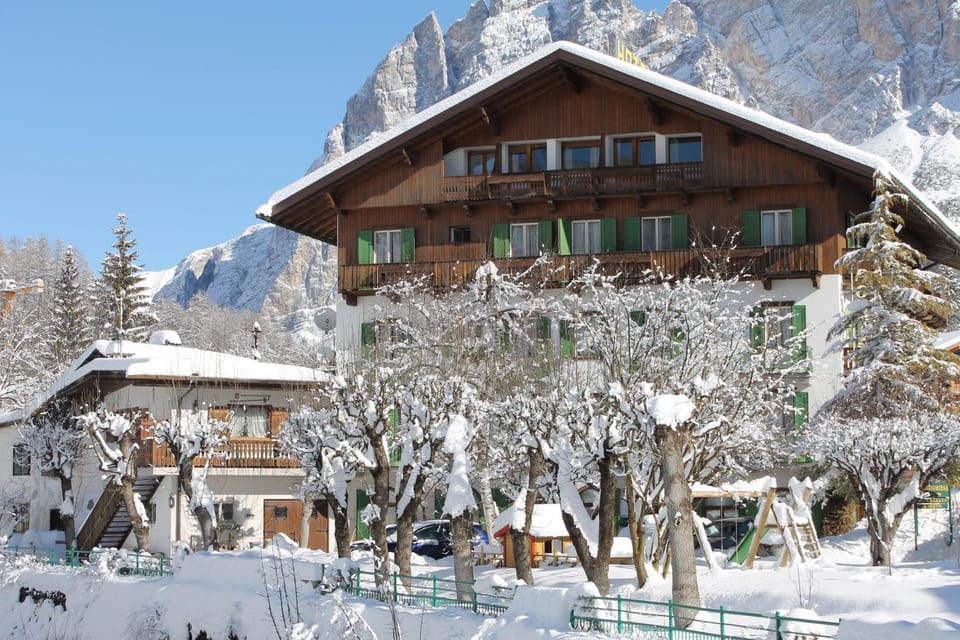 Property building, Facade/entrance, Winter, Mountain view