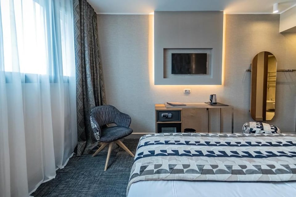 TV and multimedia, Bedroom, hair dresser