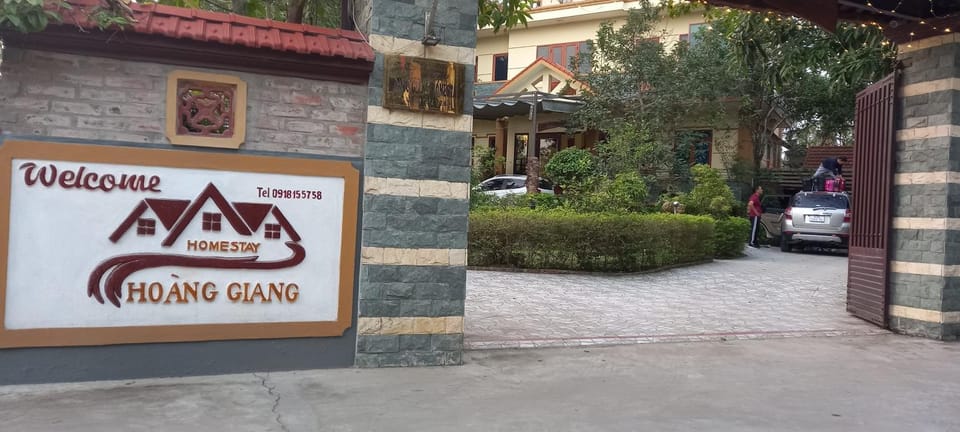 Property building, Logo/Certificate/Sign, Street view, Location