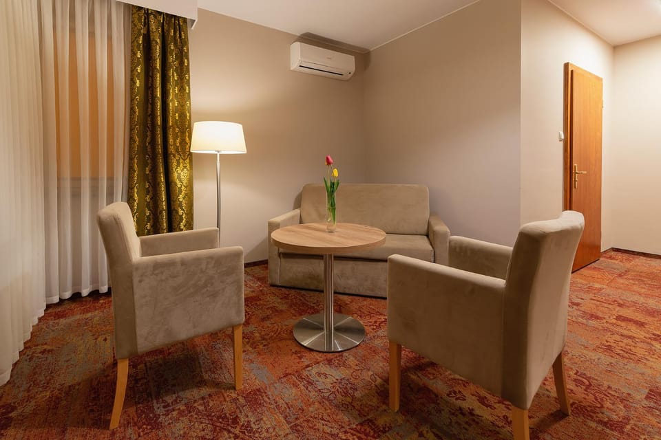Living room, Bedroom