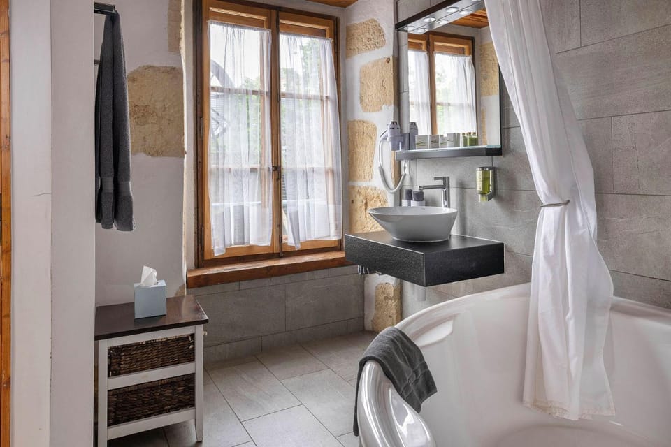 Bathroom, Bath, towels