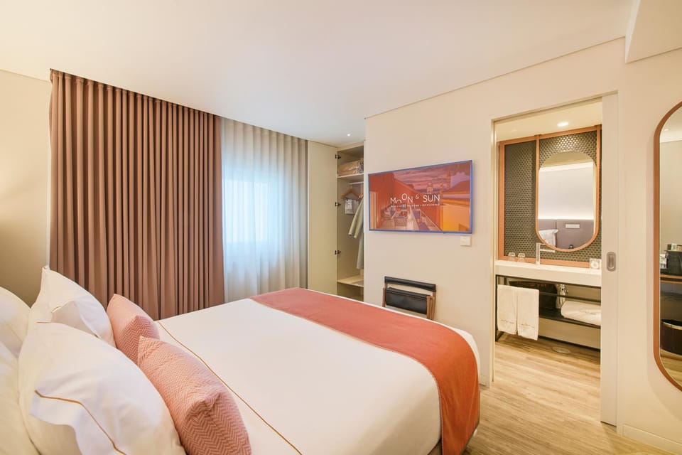 Bed, Bathroom, Bedroom