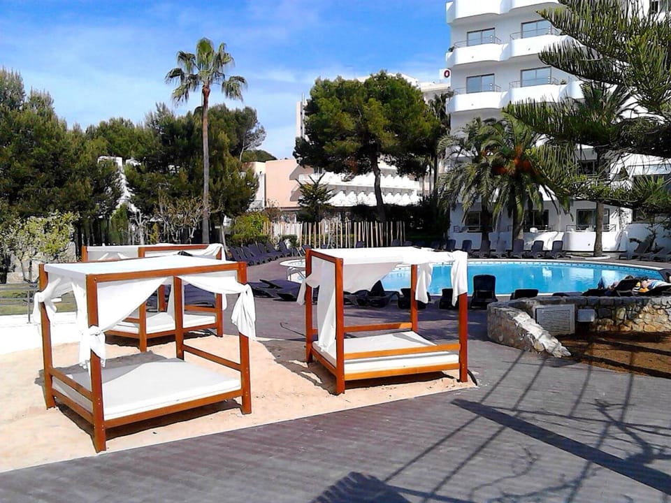 Beach, Swimming pool