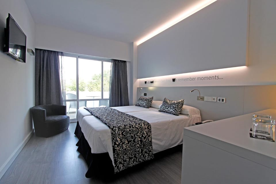 Photo of the whole room