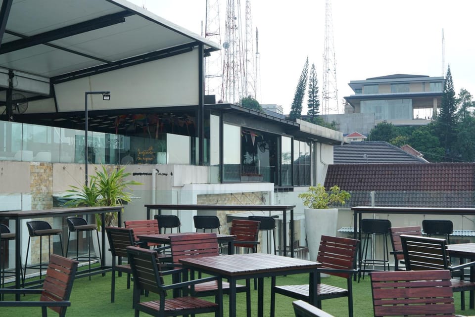 Property building, Restaurant/places to eat