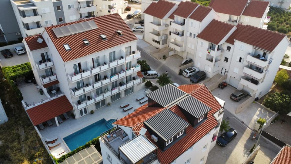 Property building, Day, Bird's eye view, Location, Parking
